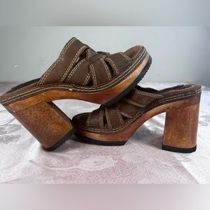 Vtg Y2K Candie’s Boho Leather Wooden Platform Clogs Sandals Heels size 6